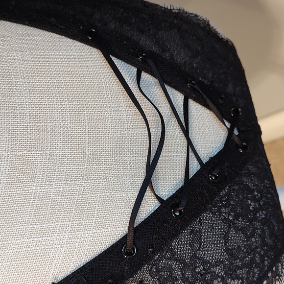 🖤 EUC Victoria's Secret Ladie's Black Lace Adjustable Bottom Snap Bodysuit, S - Picture 10 of 16